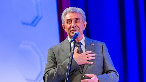 Сергей Грачев поздравил медицинских работников